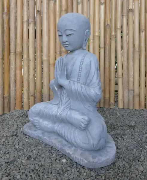 Artikelbild 9 des Artikels “Lokesh - Sitzender Mönch ohne Haare, 60 cm H | Steinguss “